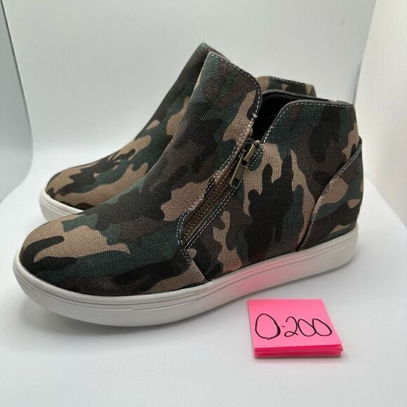 CUSHIONAIRE Women's Hart Hidden Wedge Sneaker 6.5 WIDE CAMO - Picture 3 of 7